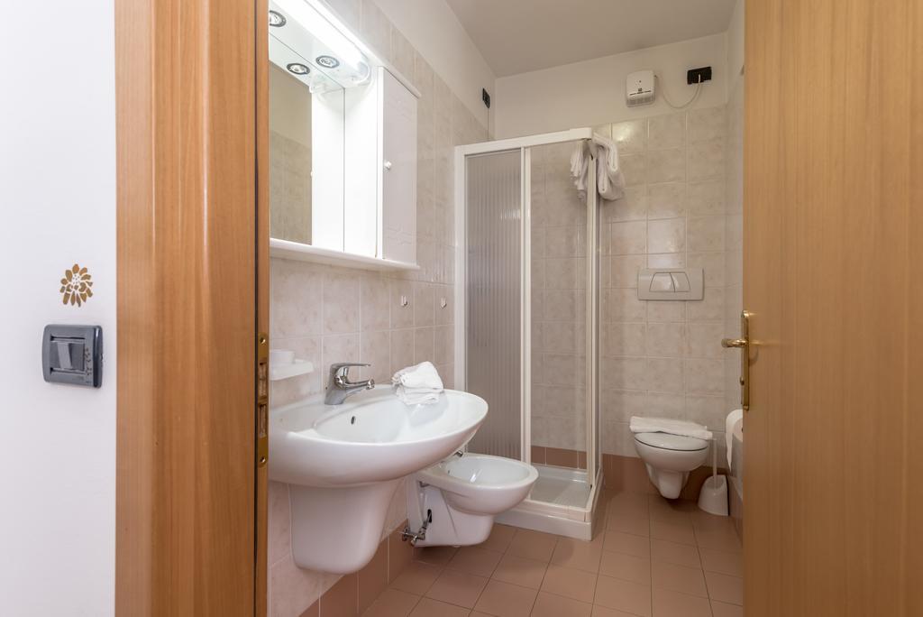 Hotel Pezzotti Пеллиццано Экстерьер фото